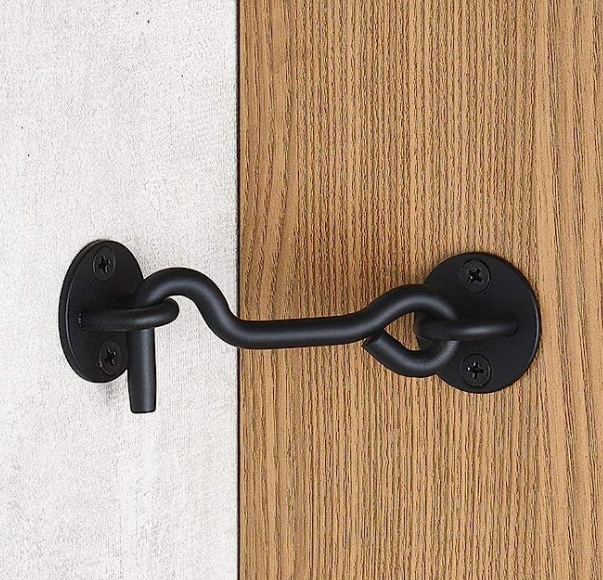 How to choose accessories for your barn door